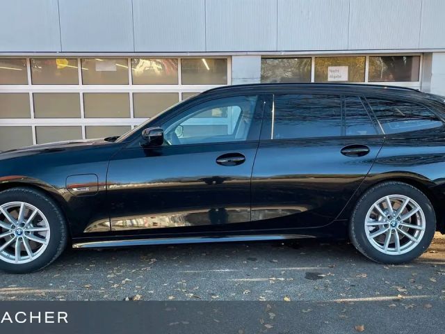 BMW 330 330e Touring