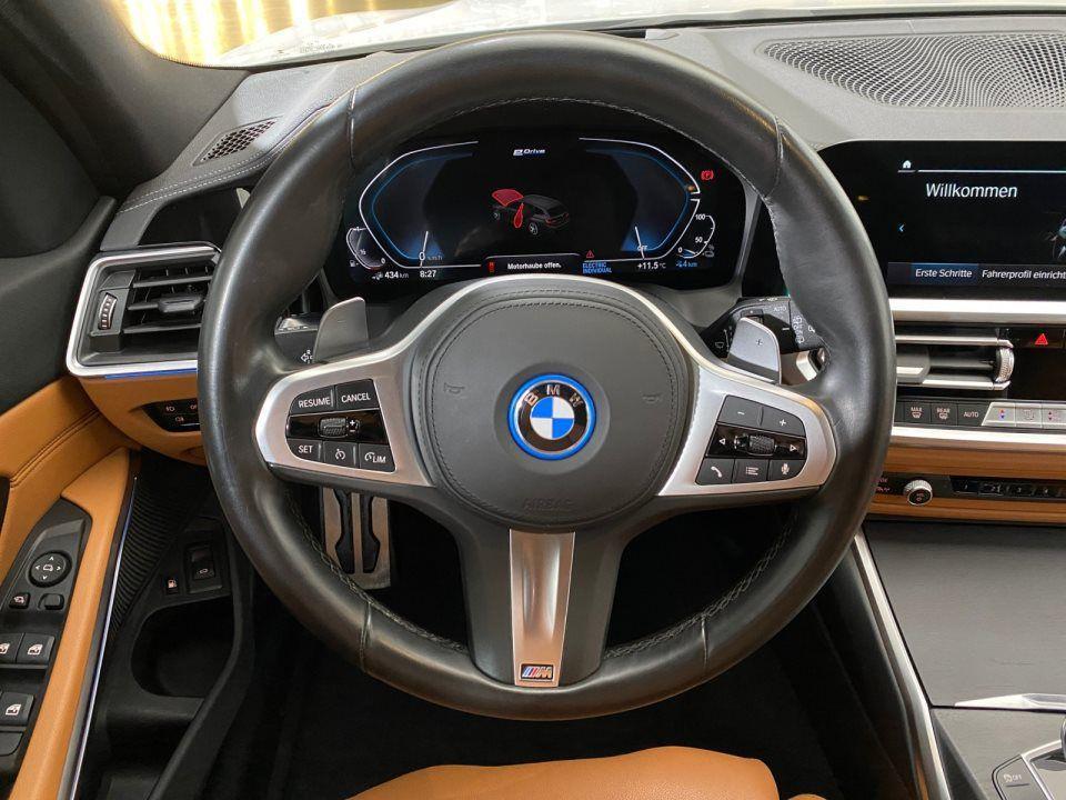 BMW 330 330e Touring