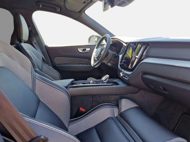 Volvo XC60 Dark Plus