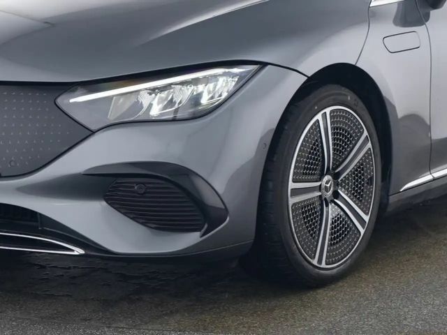 Mercedes-Benz EQE 300 Sedan