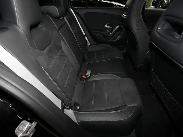 Mercedes-Benz A 200 AMG Line