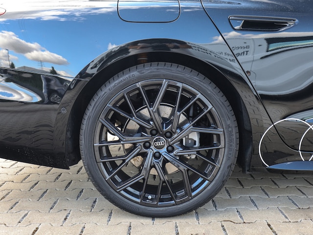 Audi A6 Avant Quattro S-Tronic