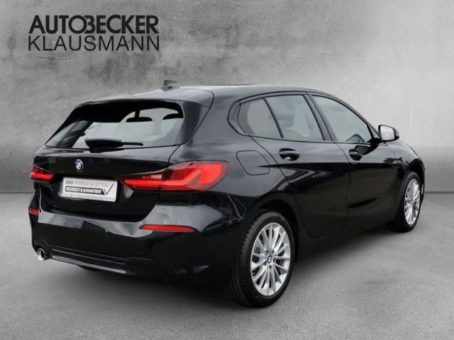 BMW 118 118i Sedan Sport Line