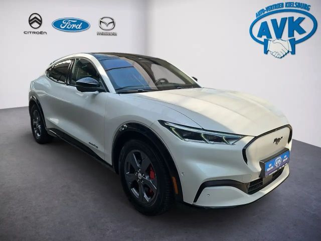 Ford Mustang Mach-E AWD Standard range