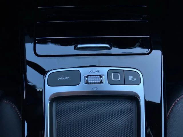 Mercedes-Benz A 200 A 200 d AMG Line