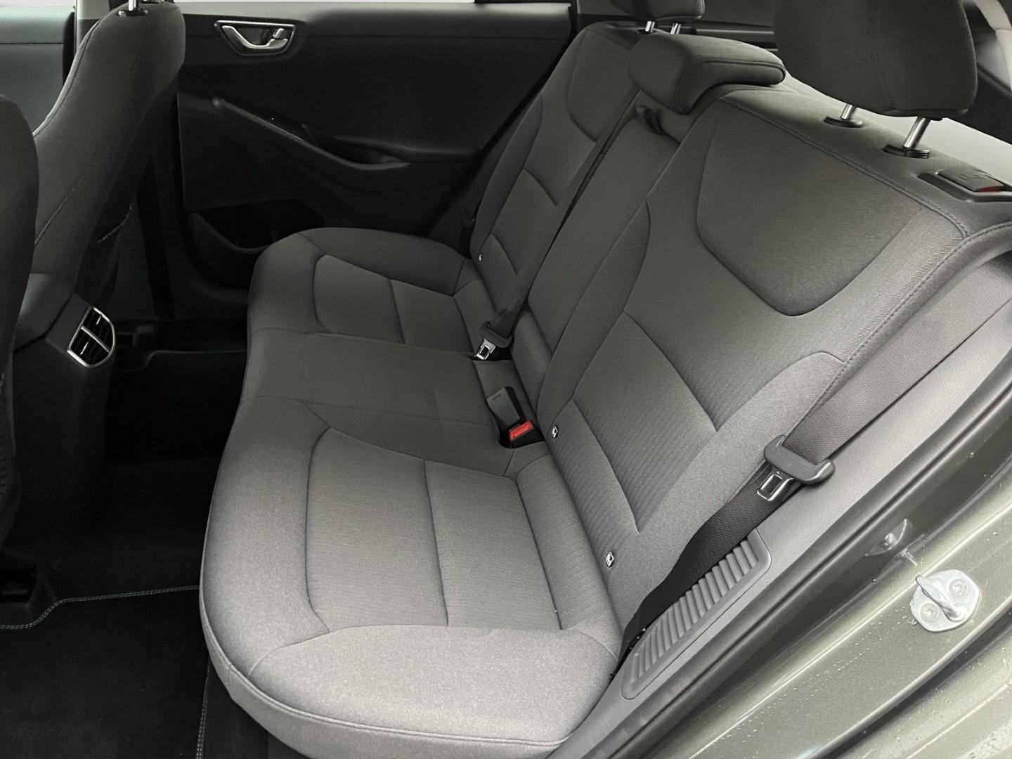 Hyundai Ioniq Hybrid Plug-in Style