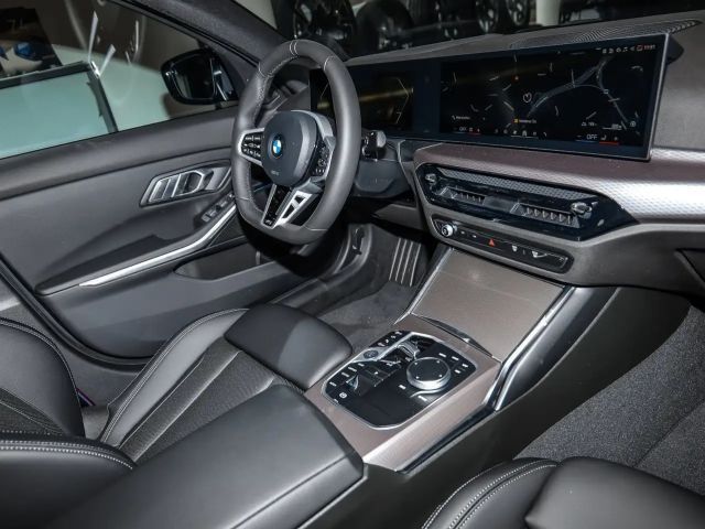 BMW 320 320i M-Sport Sedan