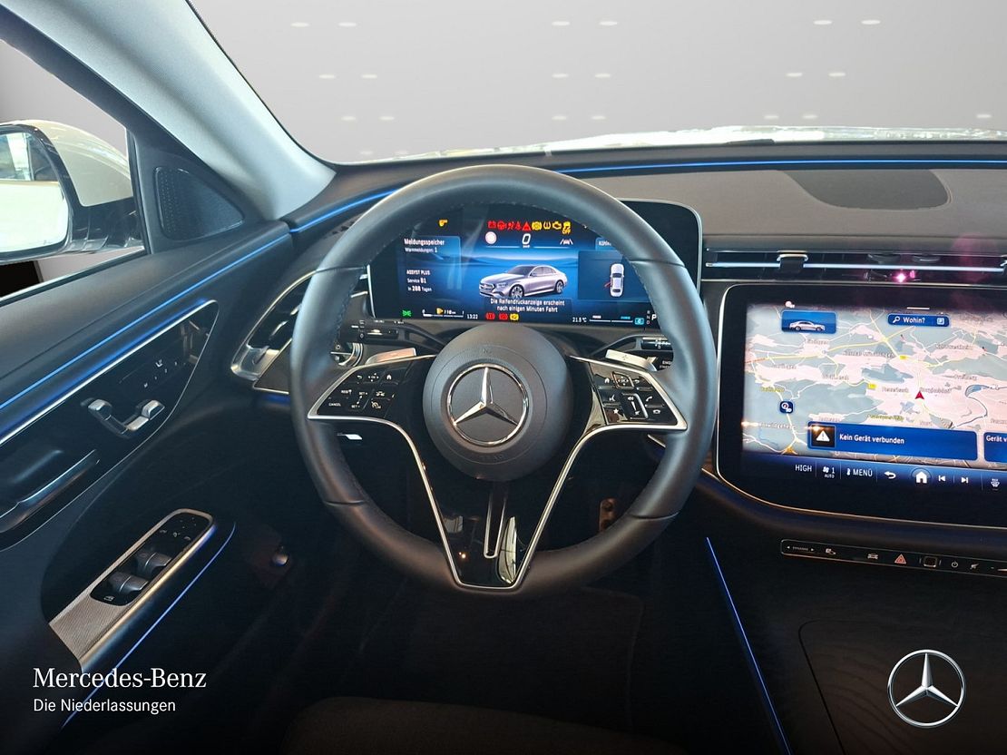 Mercedes-Benz E 200 Sedan