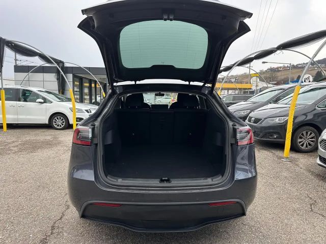 Tesla Model Y AWD Long Range