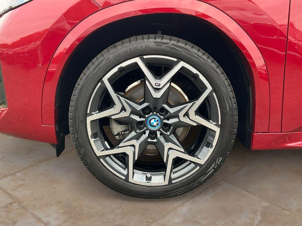 BMW iX2 xDrive30