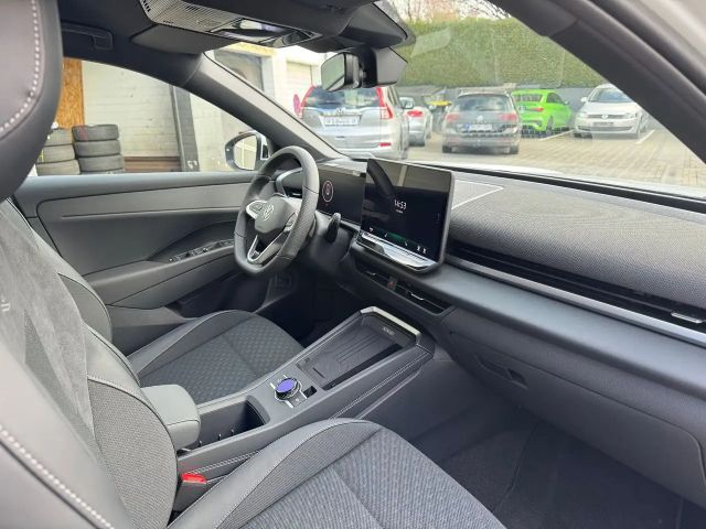 Volkswagen T-Roc 1.5 eTSI DSG R-Line