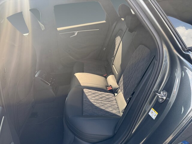 Audi A6 Avant Quattro S-Tronic