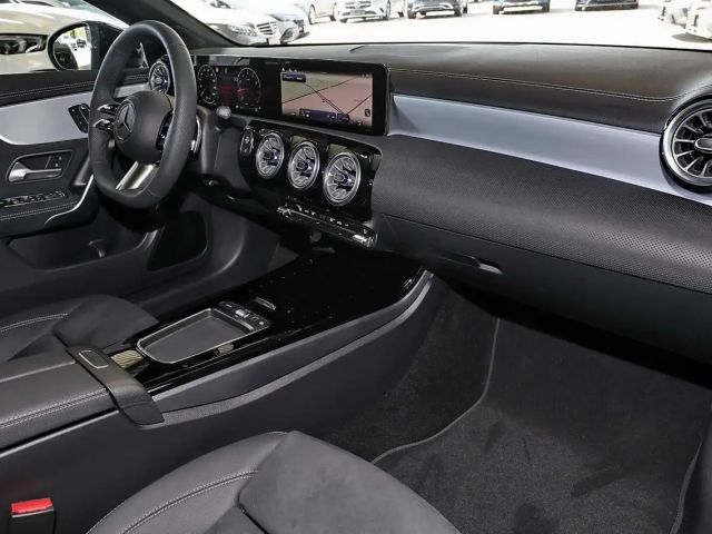 Mercedes-Benz CLA 200 AMG Line Coupé