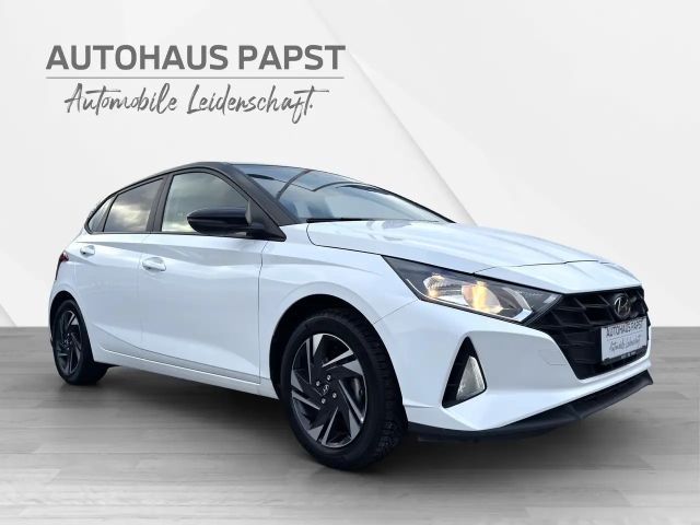 Hyundai i20 *** i-LINE PLUS *** noch ein 4 ZYLINDER MOTOR ***