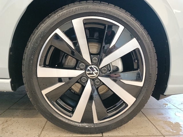 Volkswagen Golf 1.5 eTSI Golf VIII