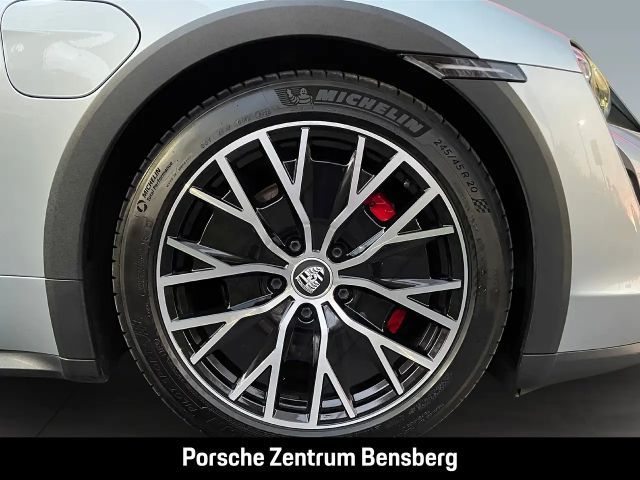 Porsche Taycan 4S Cross Turismo