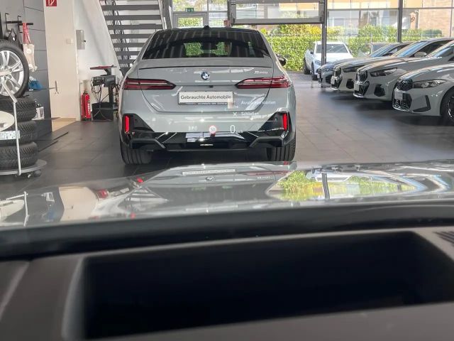 BMW 520 520i M-Sport Sedan