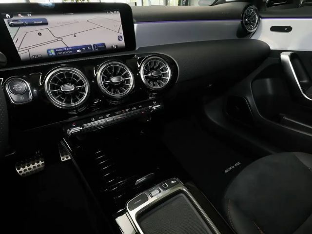 Mercedes-Benz A 200 AMG Line