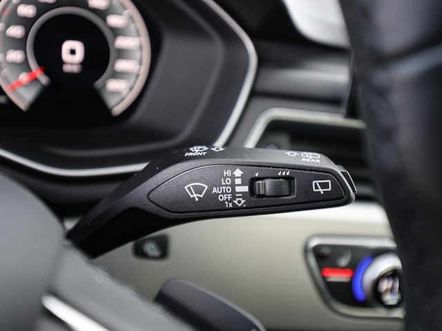 Audi A4 40 TDI Avant Quattro S-Line S-Tronic