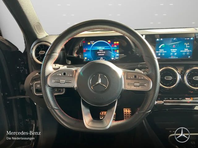 Mercedes-Benz A 250 A 250 e AMG Line