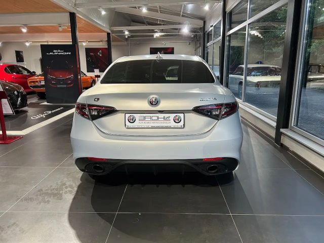 Alfa Romeo Giulia Q4