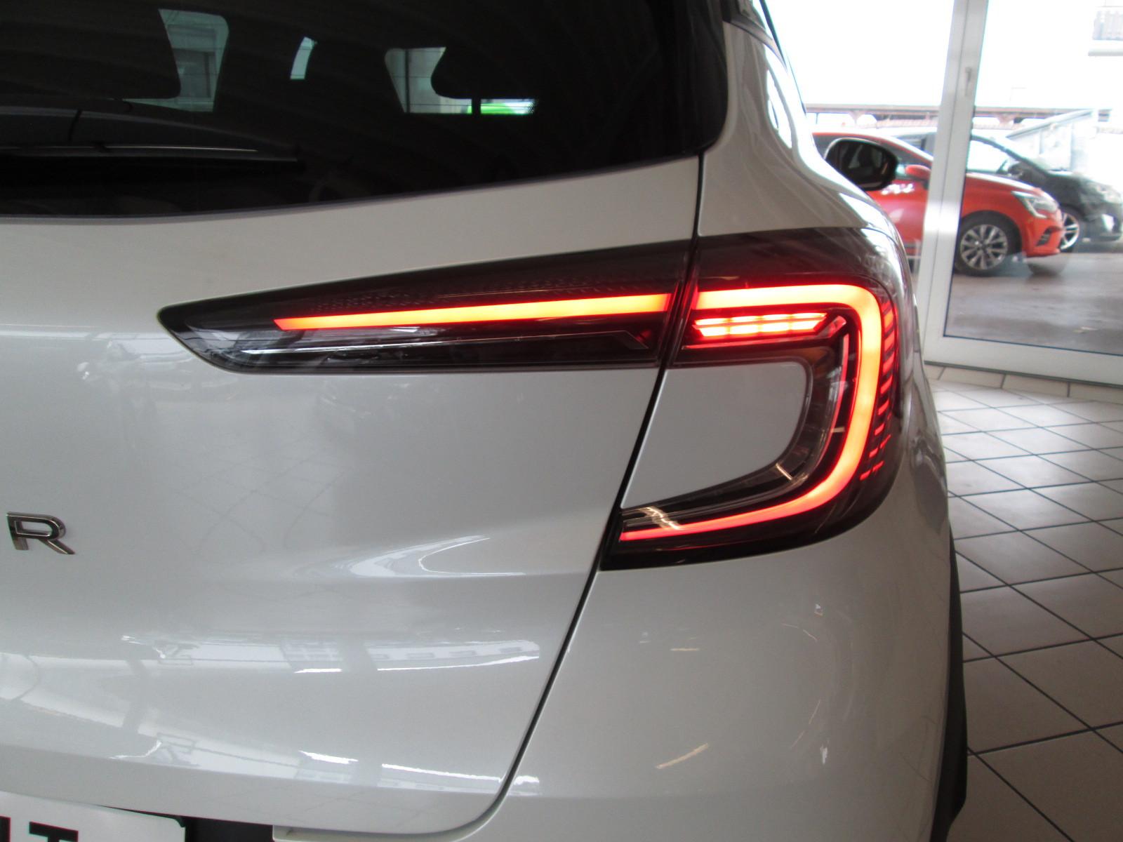 Renault Captur EDC Hybrid Techno