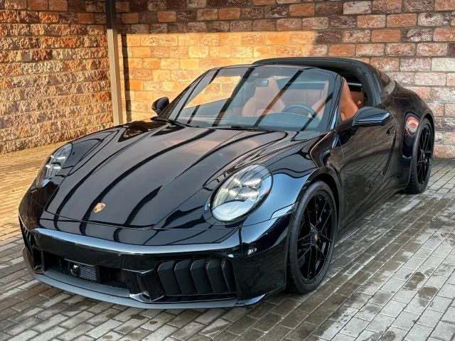 Porsche 911 4 Cabrio GTS Targa