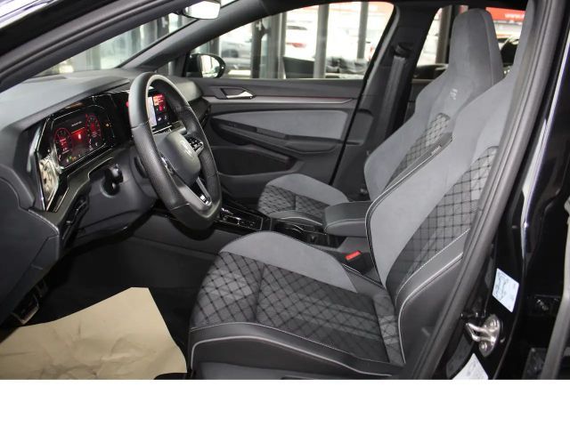 Volkswagen Golf 1.5 eTSI DSG R-Line