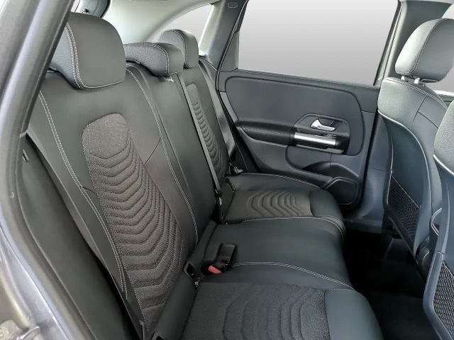 Mercedes-Benz B 200 Progressive Sedan