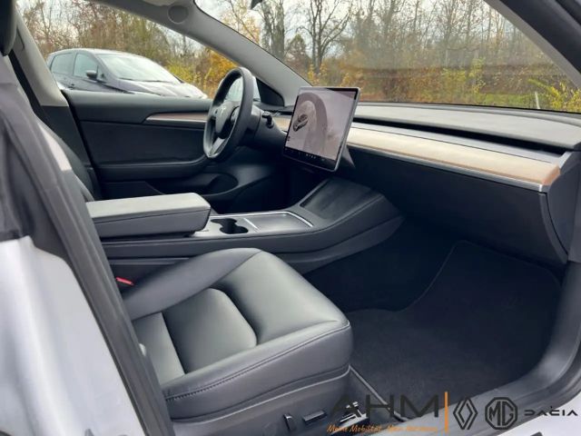 Tesla Model 3 RWD Standard Range