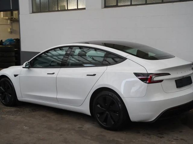 Tesla Model 3 Standard Range