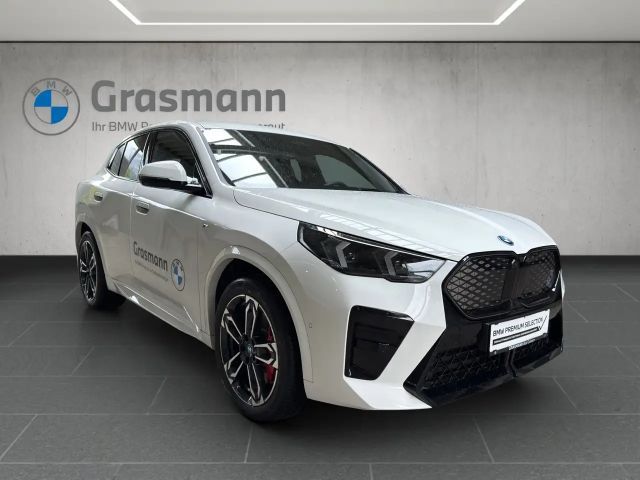 BMW iX2 xDrive30