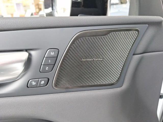 Volvo XC60 Dark Plus T6