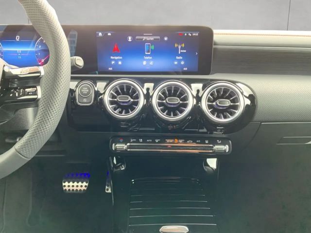 Mercedes-Benz CLA 180 CLA