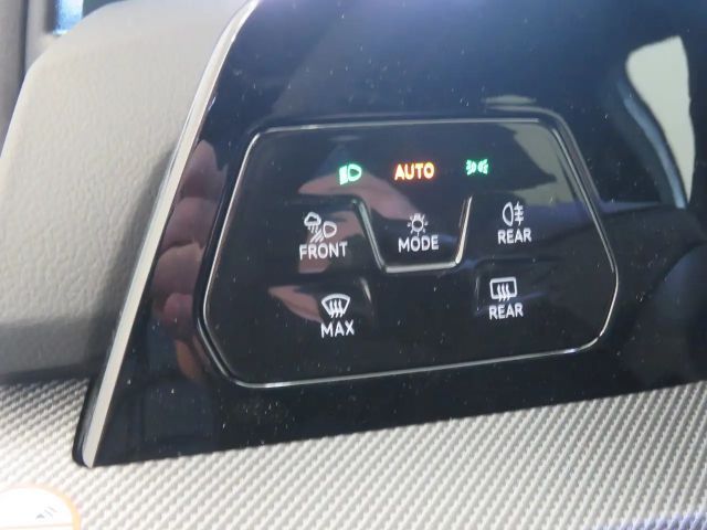 Volkswagen Golf Sport