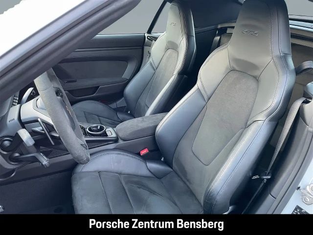 Porsche 992 Cabrio Carrera GTS