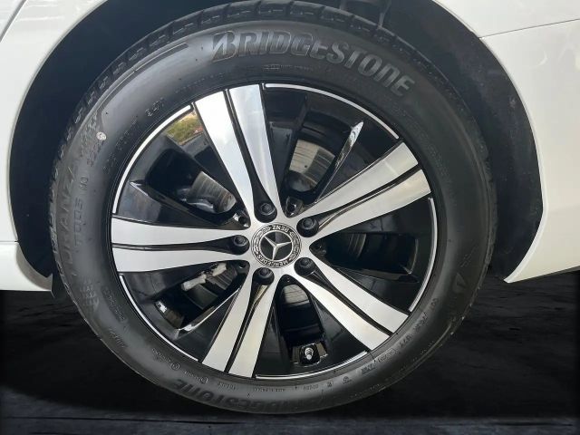 Mercedes-Benz C 180 AVANTGARDE Sedan