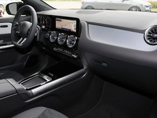 Mercedes-Benz GLA 220 4MATIC AMG Line