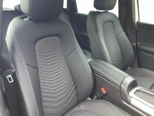 Mercedes-Benz B 180 NAVI/LED/KAMERA/AHK