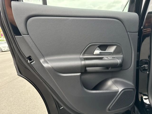 Mercedes-Benz GLA 200 PTS Cam Navi Wide LED SHZ EASY-PACK