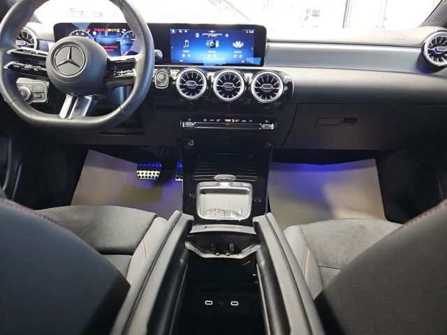 Mercedes-Benz A 180 AMG Line