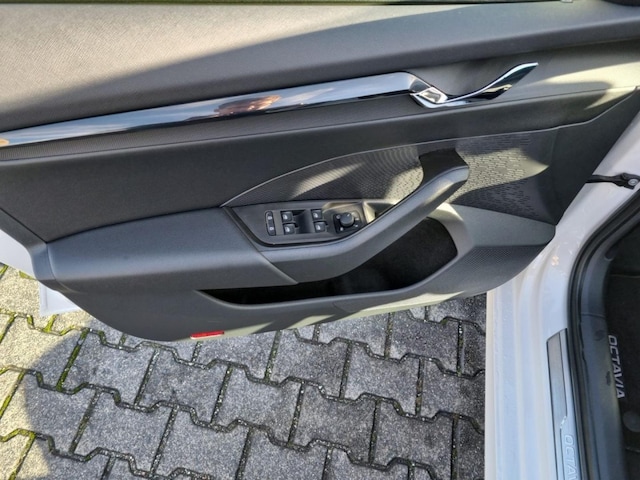 Skoda Octavia 1.5 TSI Ambition Combi