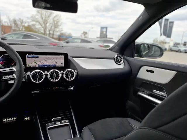 Mercedes-Benz GLA 220 4MATIC AMG Line