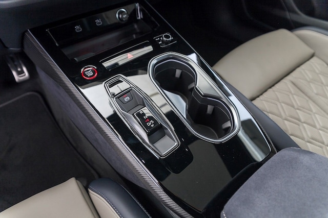 Audi A6 e-tron Quattro