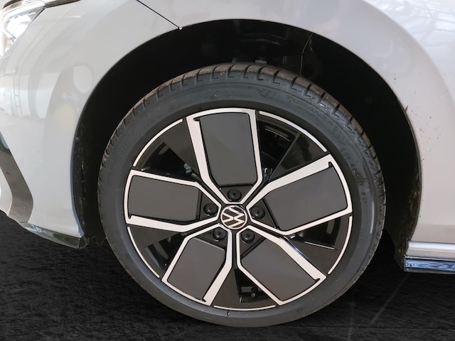 Volkswagen Golf 1.5 eTSI DSG R-Line