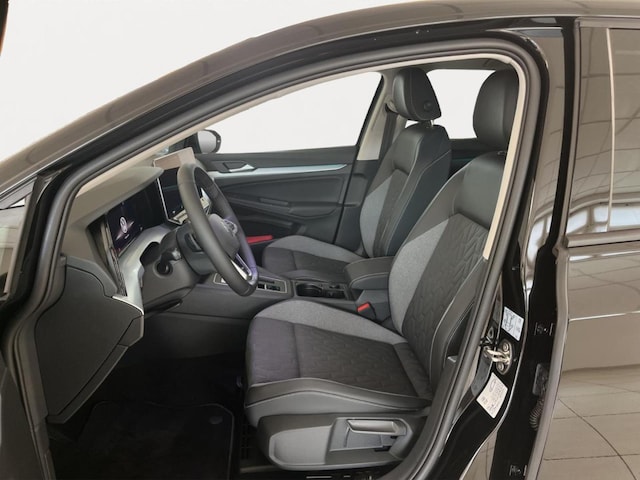 Volkswagen Golf 1.5 eTSI DSG