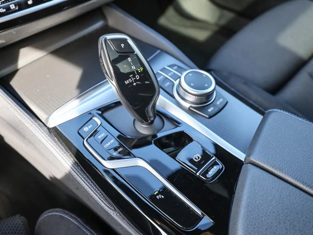 BMW 520 520d M-Sport Touring