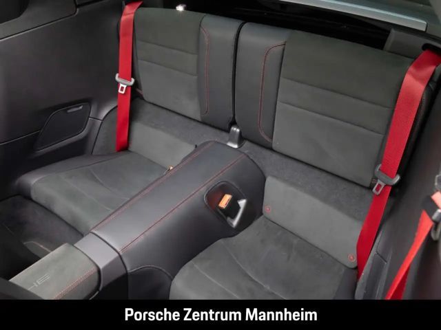 Porsche 992 4 Coupé GTS Targa