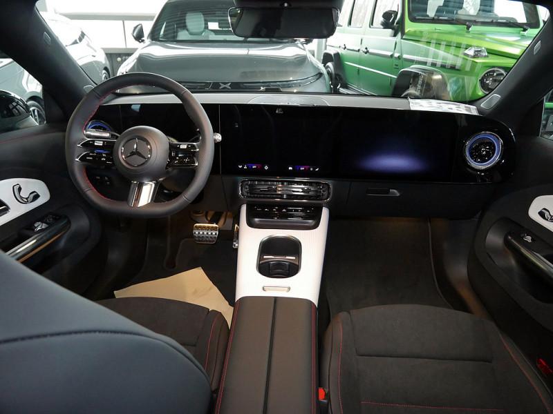 Mercedes-Benz CLA 200 AMG Line Premium