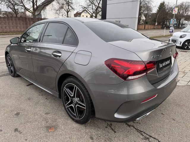 Mercedes-Benz A 250 A 250 e AMG Line